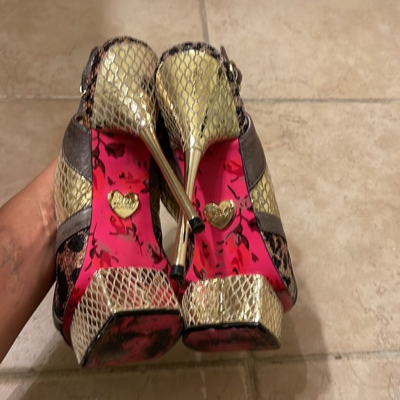 High heels - Picture 4 of 5